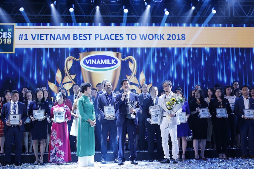 Vinamilk[-]được[-]bình[-]chọn[-]nhà[-]tuyển[-]dụng[-]hấp[-]dẫn[-]nhất[-]đối[-]với[-]sinh[-]viên[-]Việt[-]Nam[-]năm[-]2020